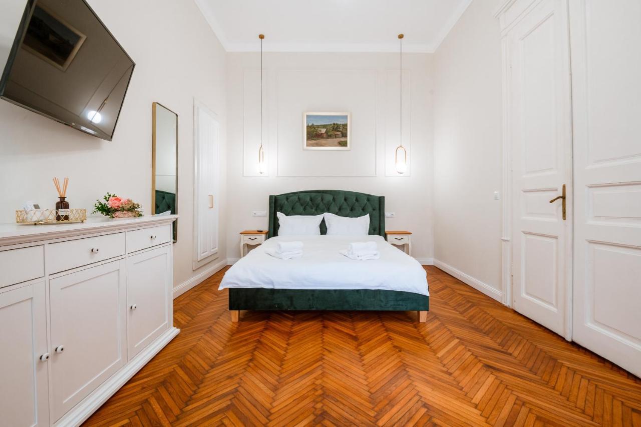 Apartament De Lux Central, P-Ta Matei Corvin Kluż-Napoka Zewnętrze zdjęcie