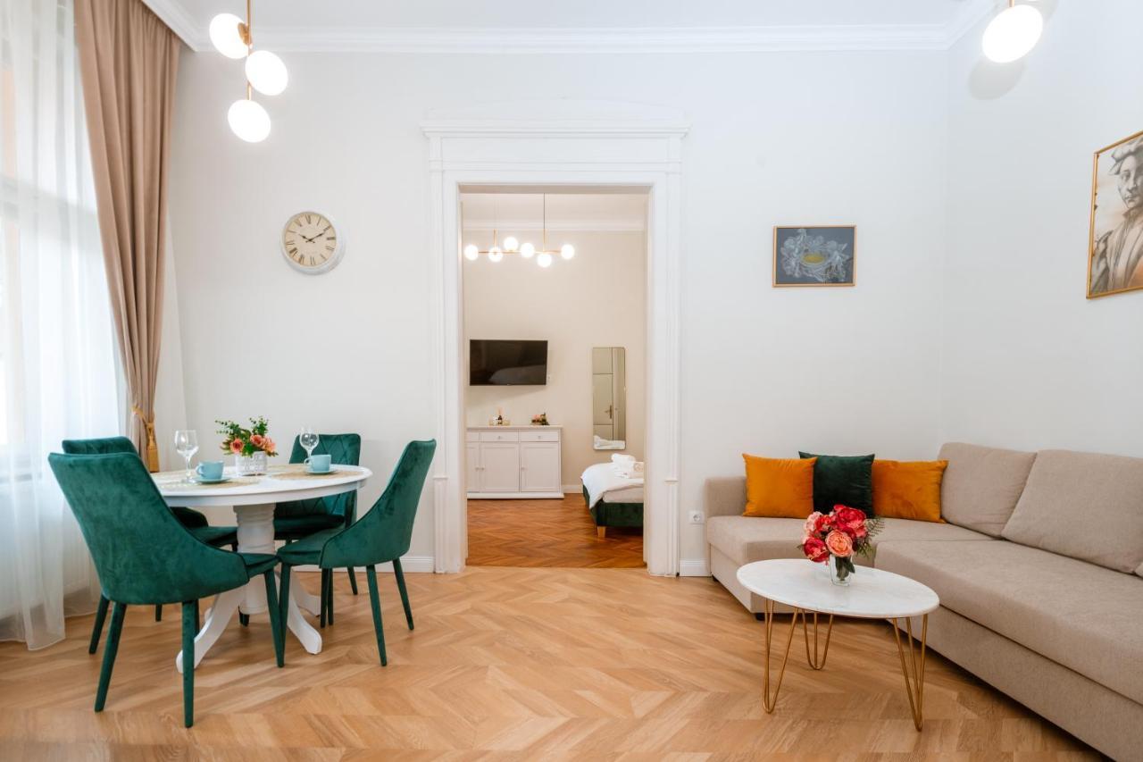 Apartament De Lux Central, P-Ta Matei Corvin Kluż-Napoka Zewnętrze zdjęcie