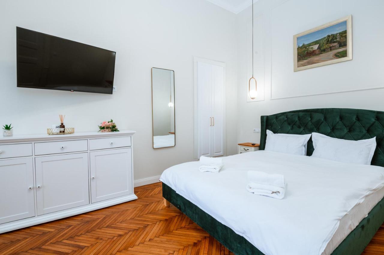 Apartament De Lux Central, P-Ta Matei Corvin Kluż-Napoka Zewnętrze zdjęcie