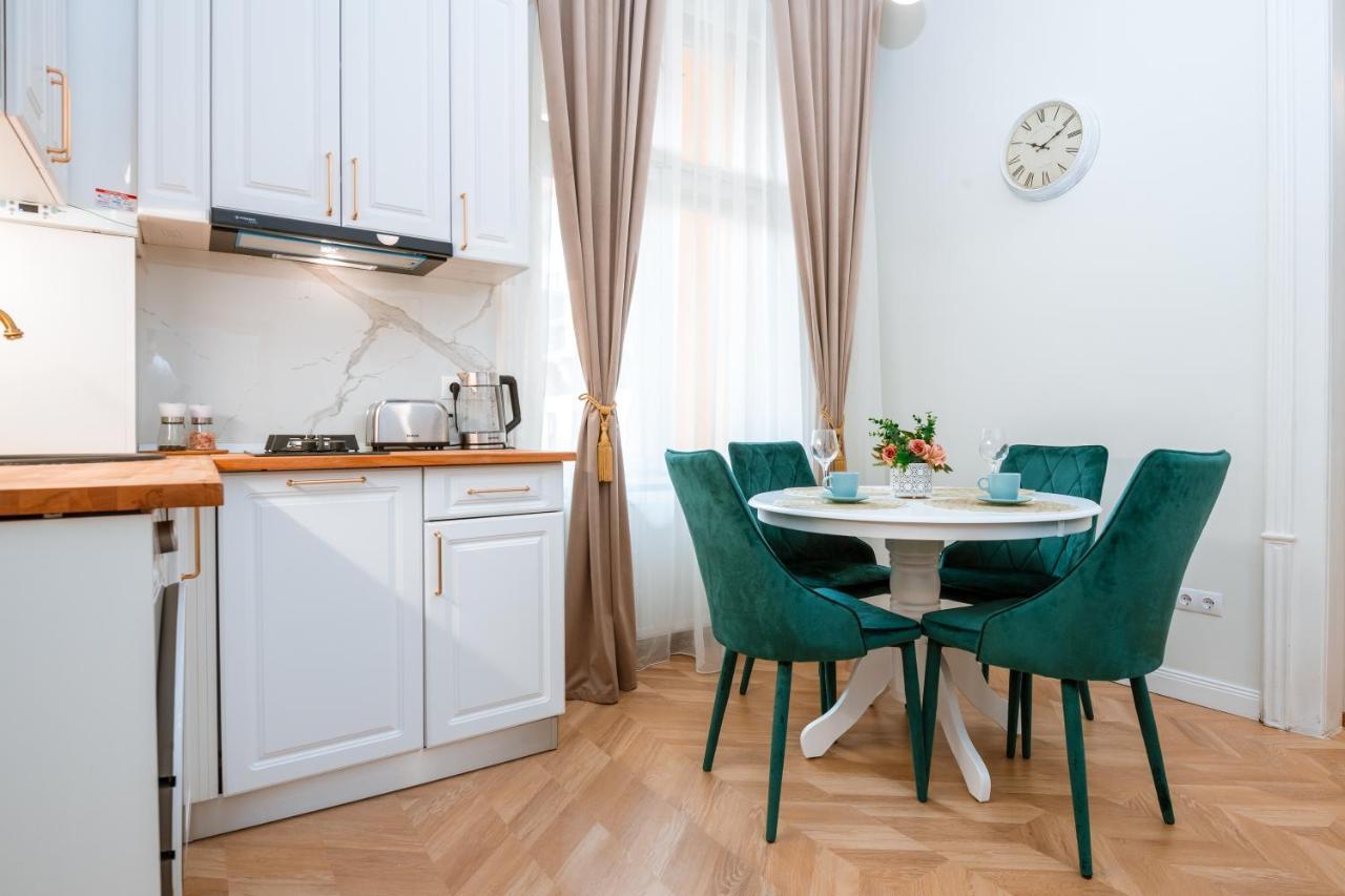 Apartament De Lux Central, P-Ta Matei Corvin Kluż-Napoka Zewnętrze zdjęcie